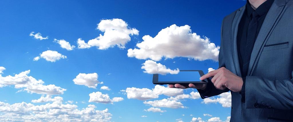 Cloud storage visualization with multiple synchronized devices